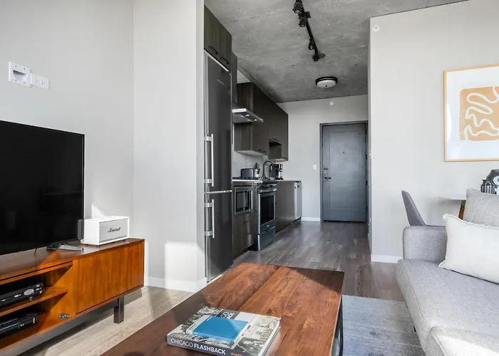 W Loop W Pool Gym Nr Fulton Mkt Chi-273 * Chicago