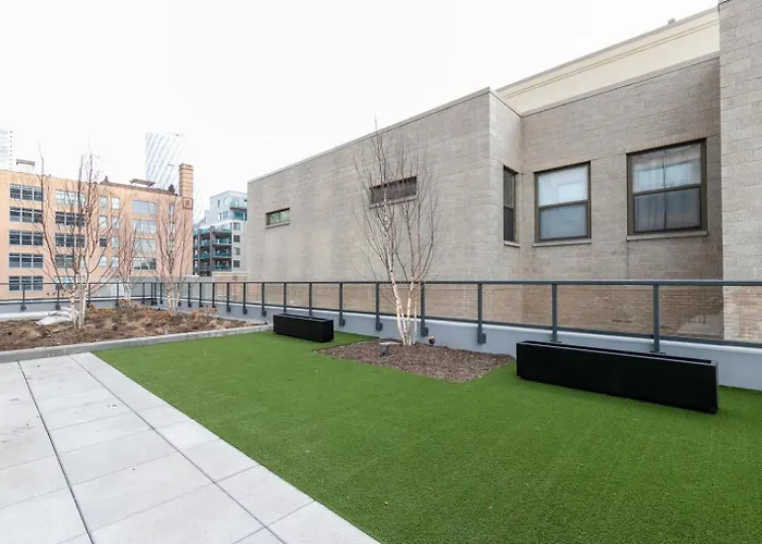 W Loop W Pool Gym Nr Fulton Mkt Chi-273 * Chicago